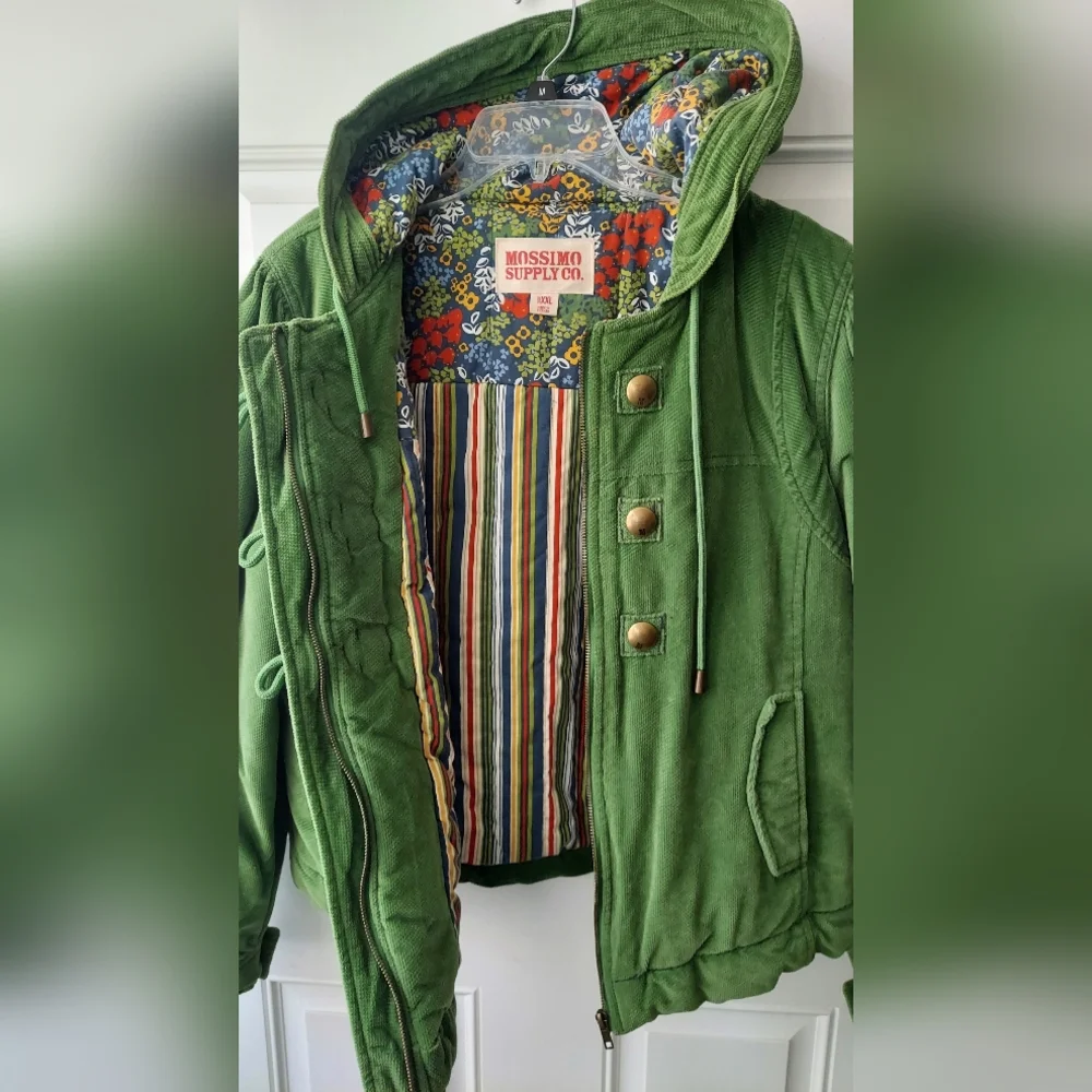 Green Jacket - Picture 4 of 6